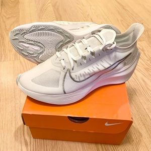 Nike Zoom Gravity Running Sneakers